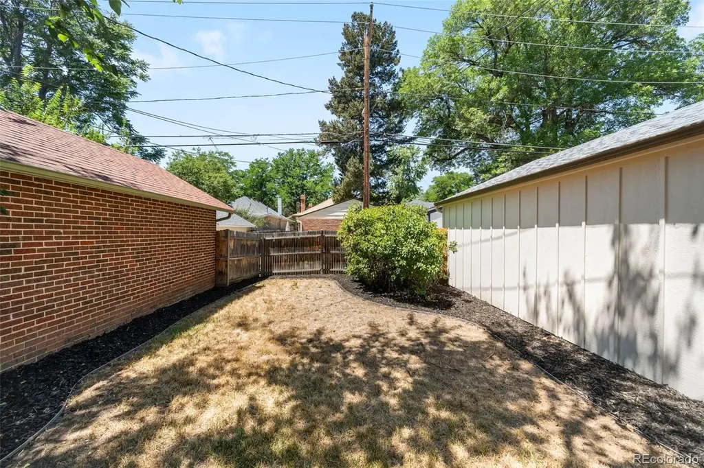 2343 Dahlia Street Denver CO 80207