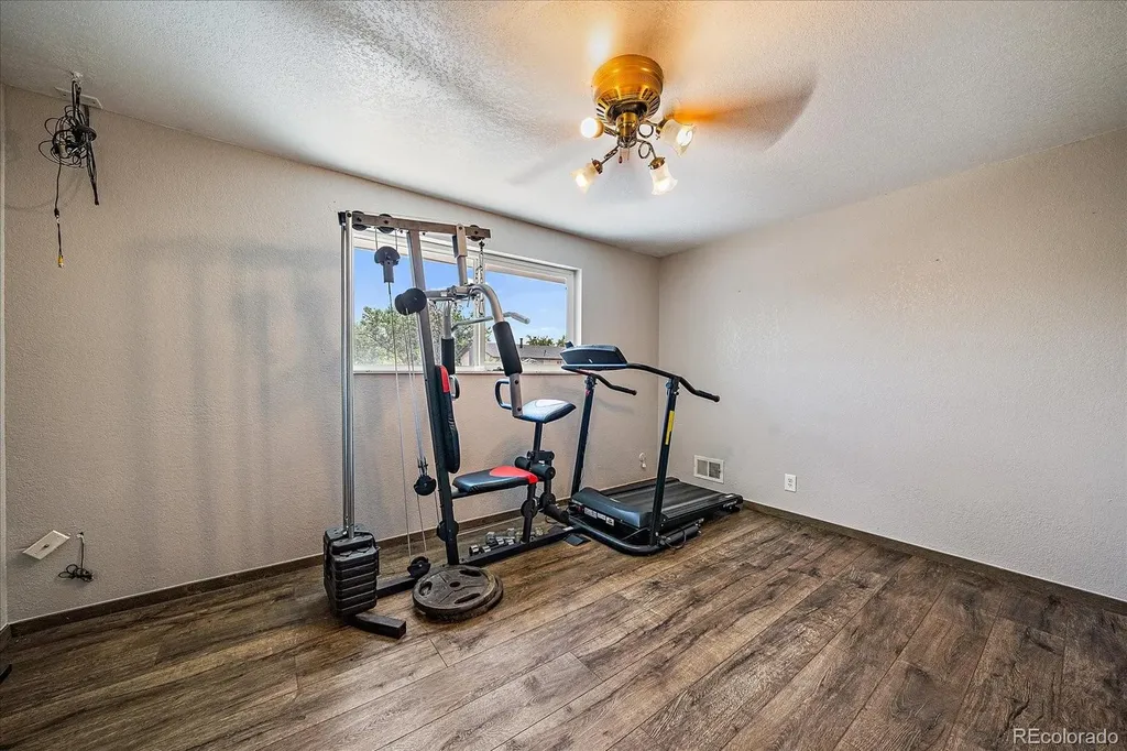 5042 Scranton Street Denver CO 80239