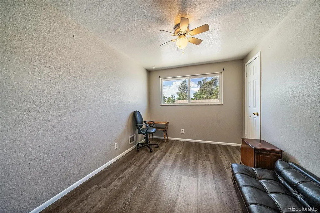 5042 Scranton Street Denver CO 80239