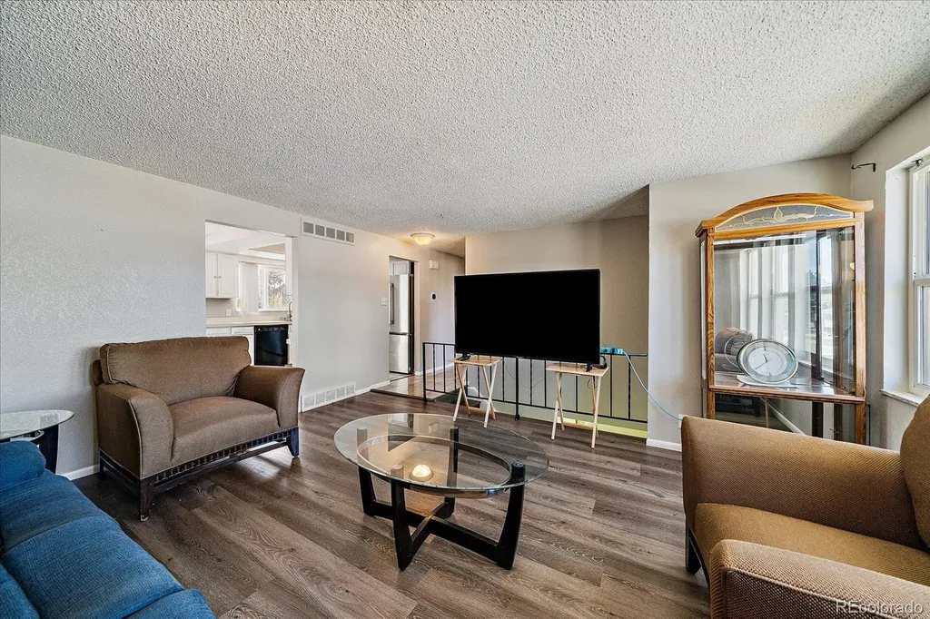 5042 Scranton Street Denver CO 80239