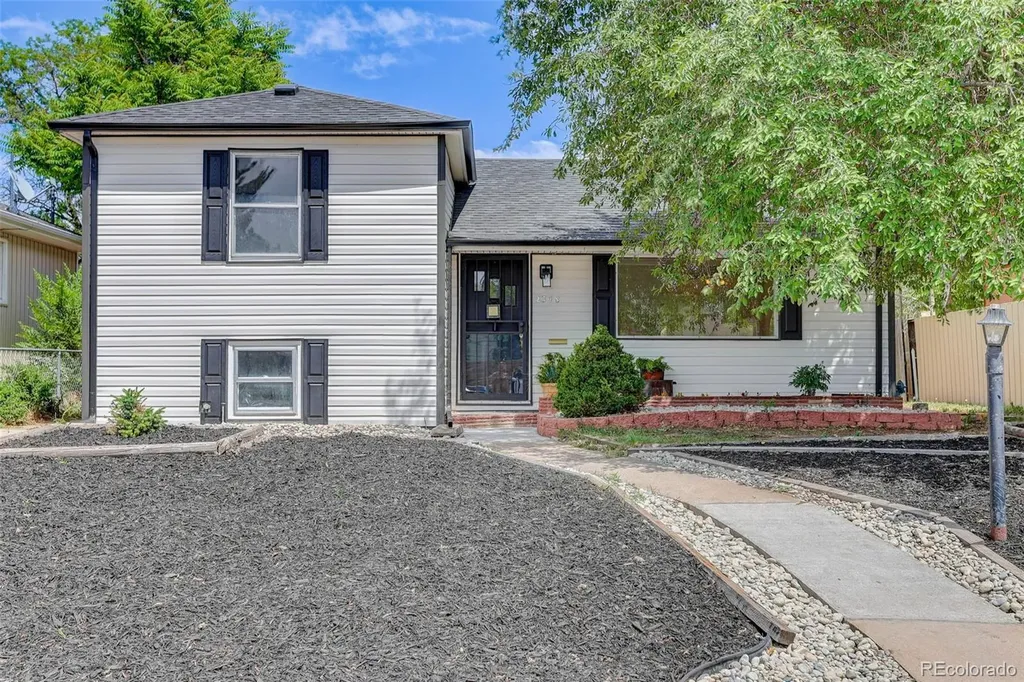 2348 Nome Street Aurora CO 80010