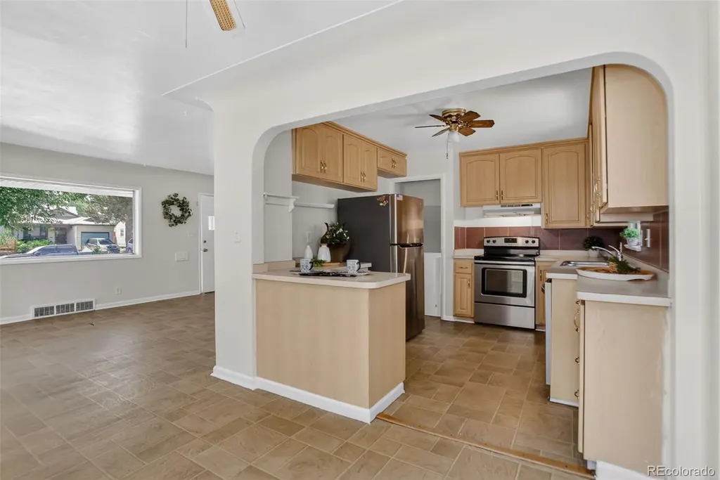 2348 Nome Street Aurora CO 80010