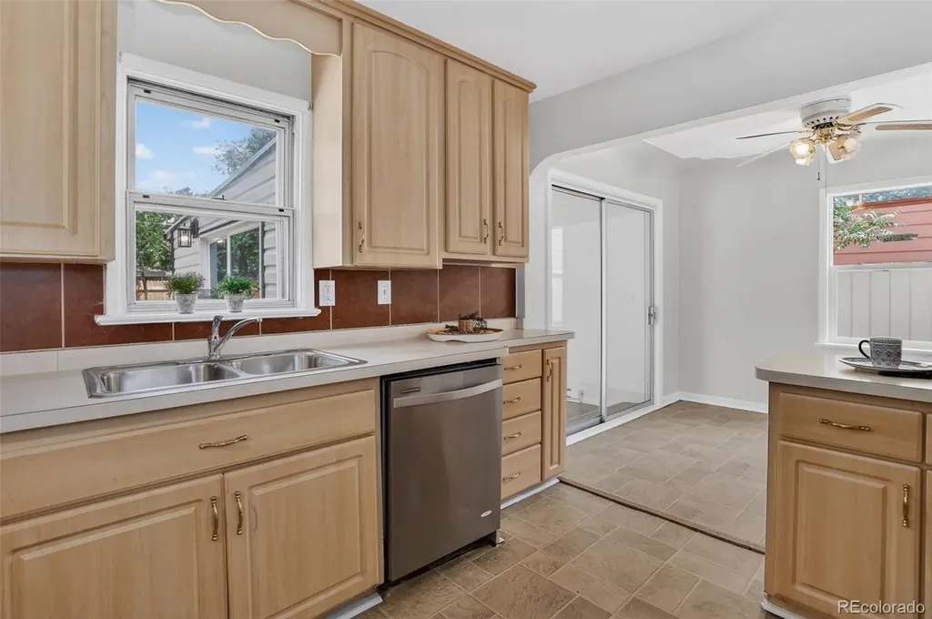2348 Nome Street Aurora CO 80010