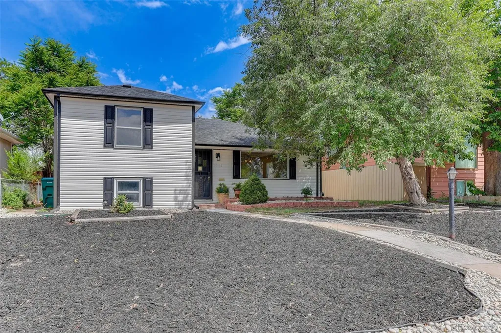 2348 Nome Street Aurora CO 80010