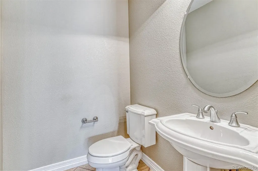 9611 Sunset Hill Drive Lone Tree CO 80124