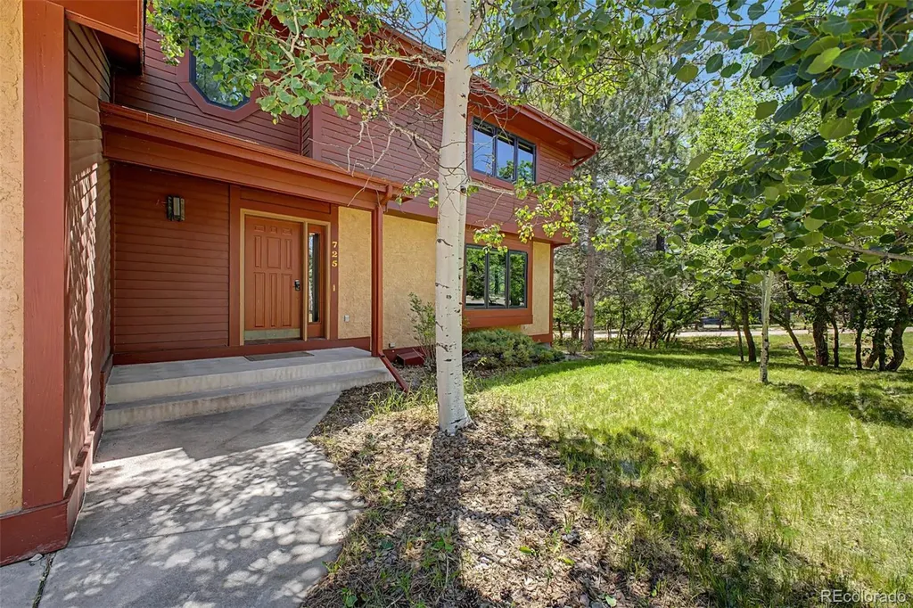 725 Country Drive Monument CO 80132