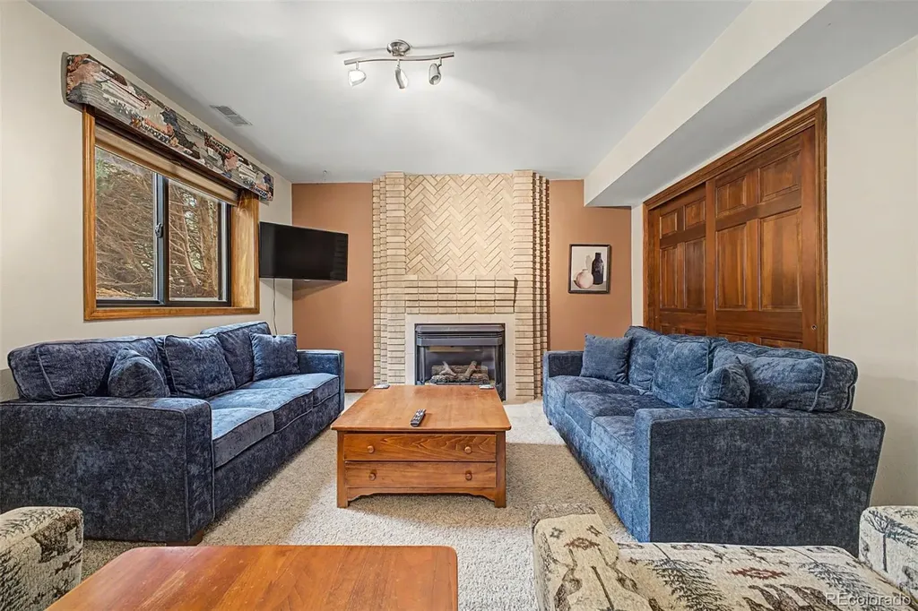 725 Country Drive Monument CO 80132