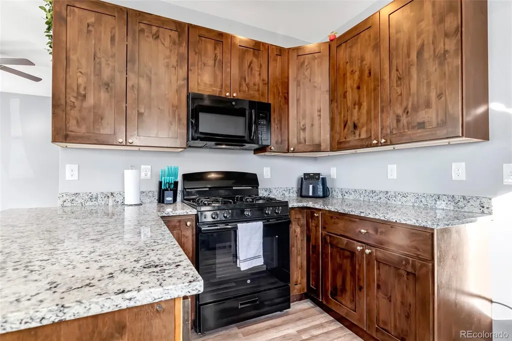 436 S 3rd Avenue Deer Trail CO 80105