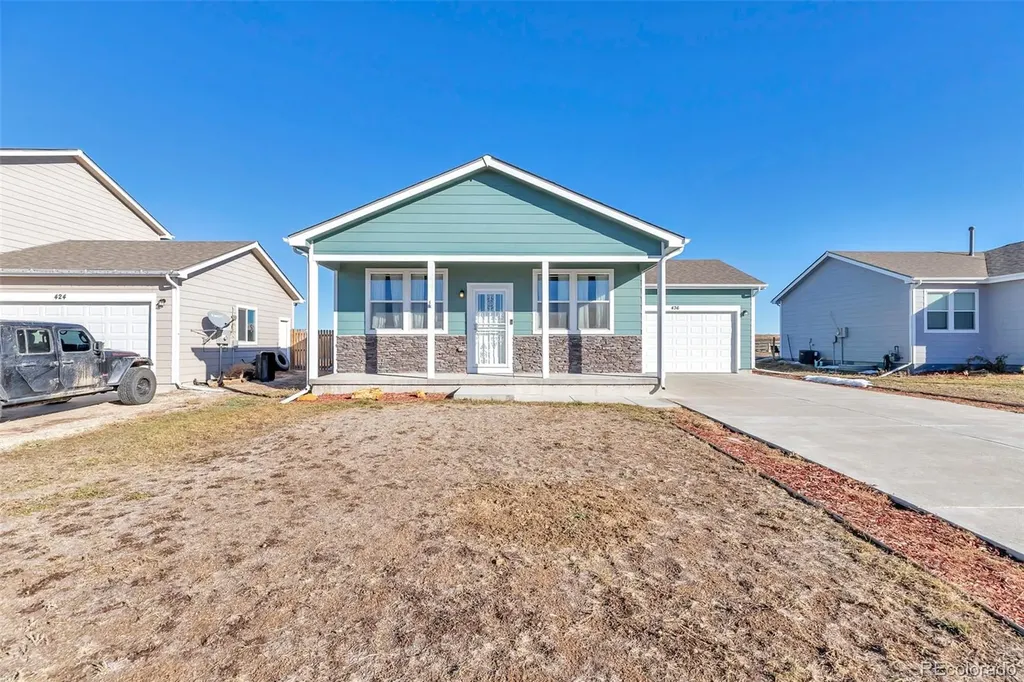 436 S 3rd Avenue Deer Trail CO 80105