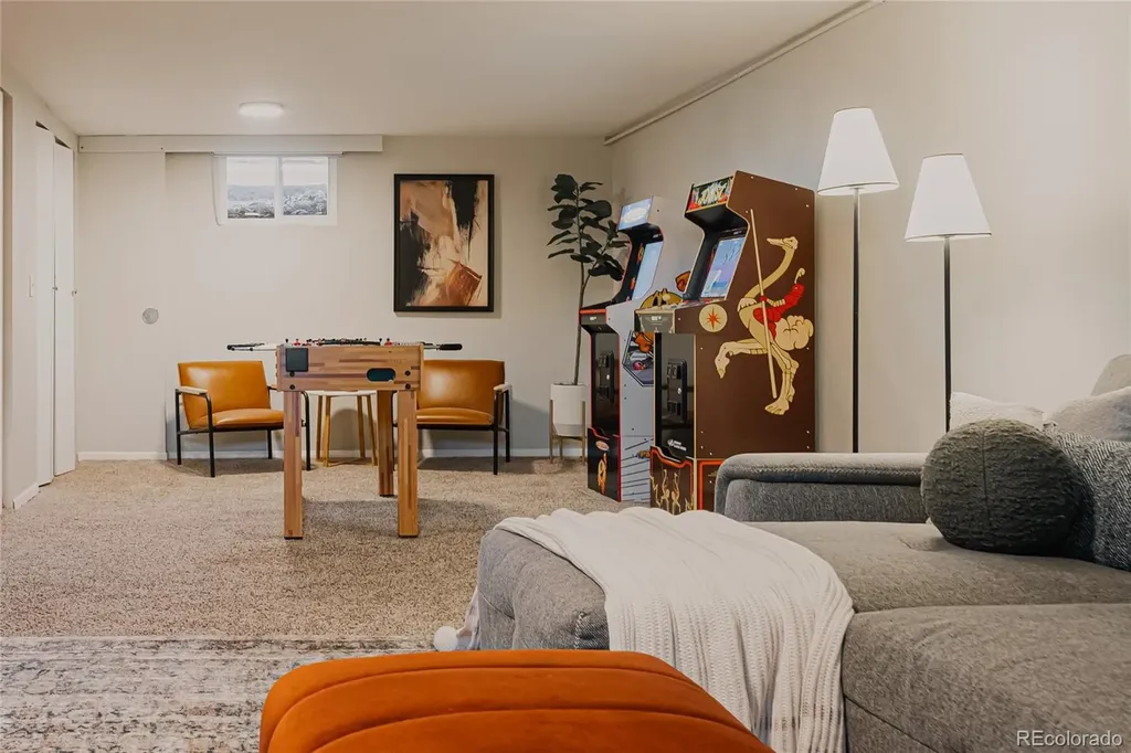 5390 Raritan Way Denver CO 80221
