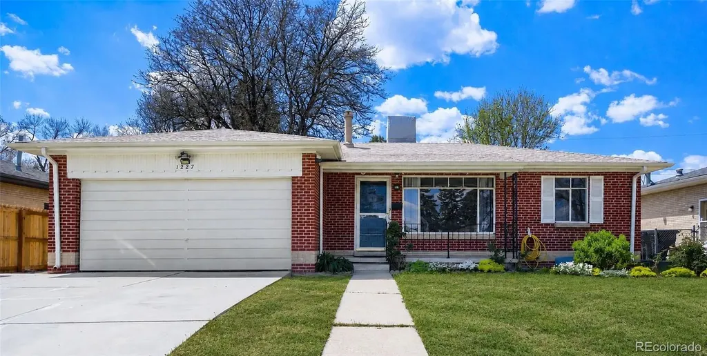 1227 S Harlan Street Lakewood CO 80232