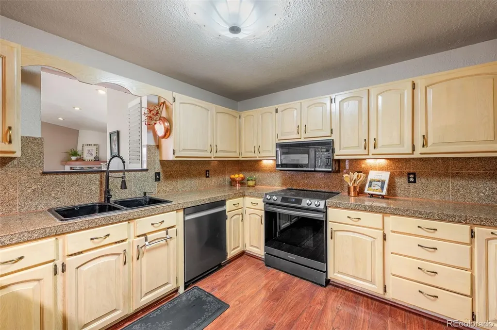 6263 Laodicea Road Longmont CO 80503