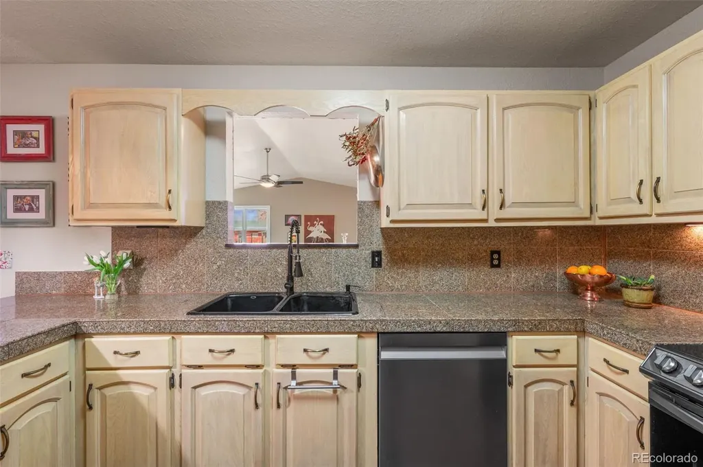 6263 Laodicea Road Longmont CO 80503