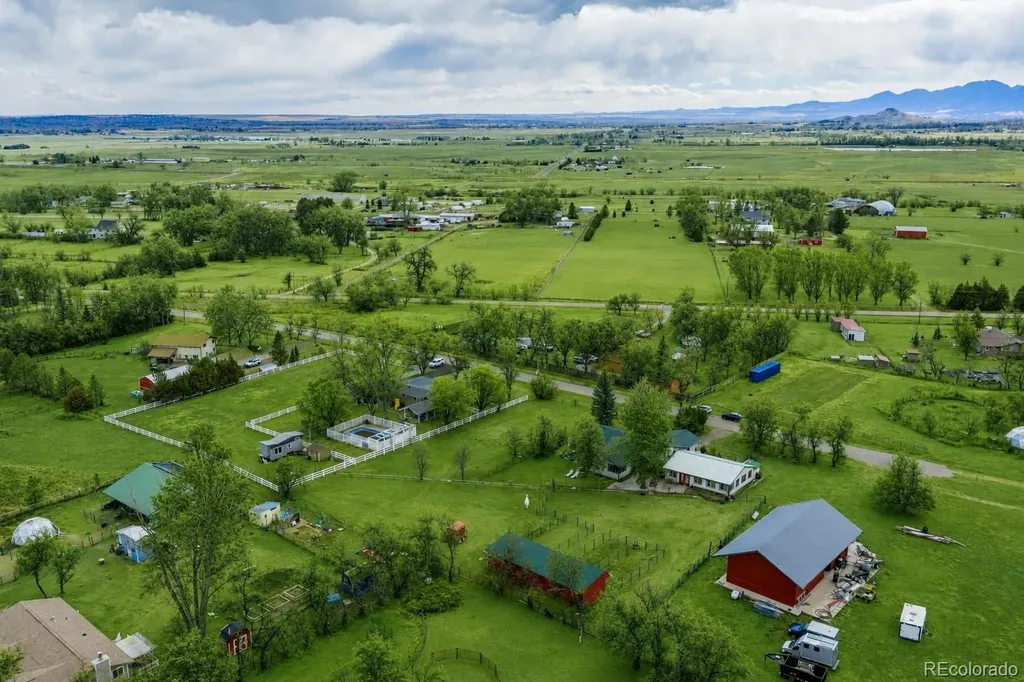 6263 Laodicea Road Longmont CO 80503