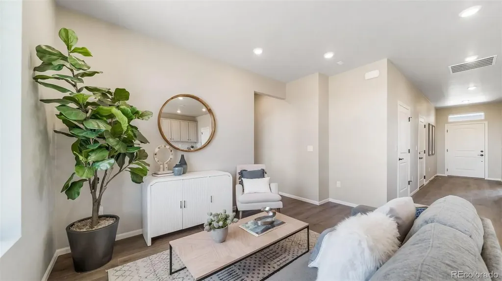 5014 N Tempe Street Aurora CO 80019