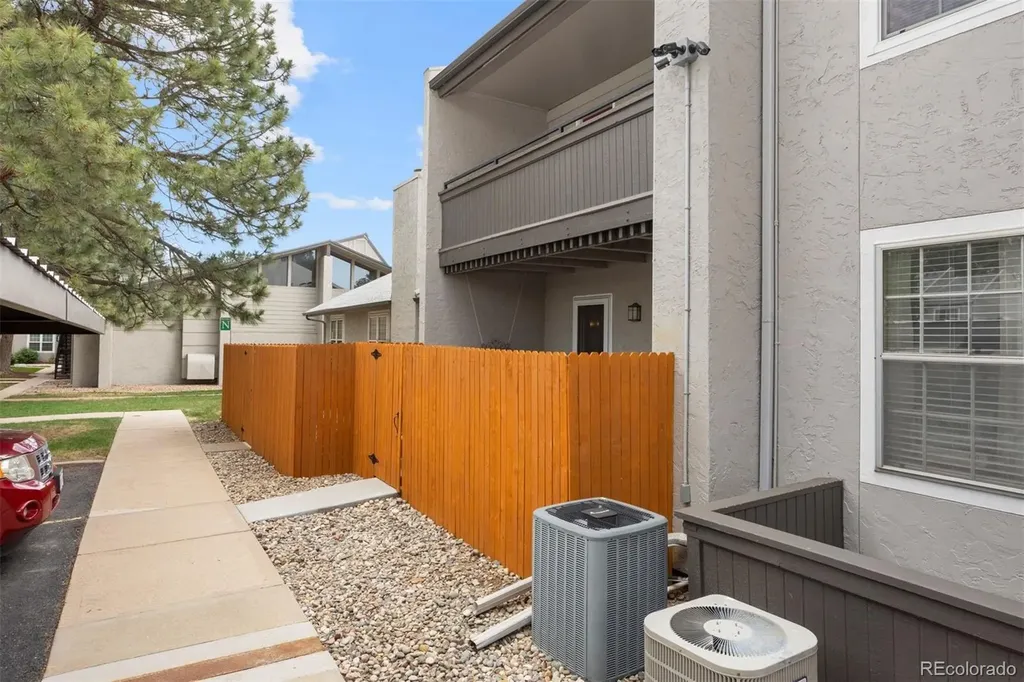7110 S Gaylord Street Centennial CO 80122