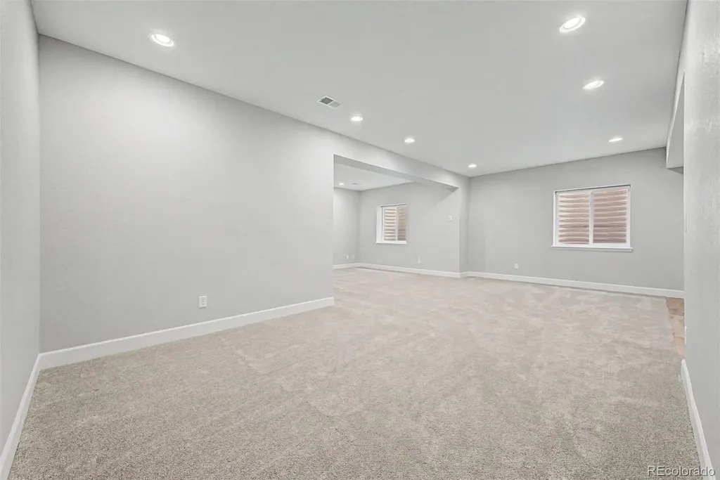 8102 Adams Fork Avenue Littleton CO 80125