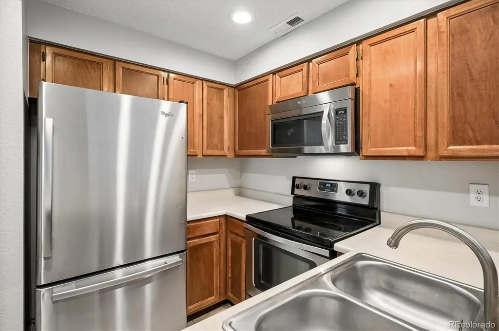 846 S Vance Street Lakewood CO 80226