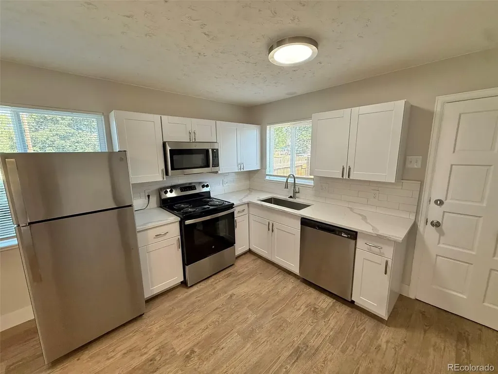 906 Nome Street Aurora CO 80010