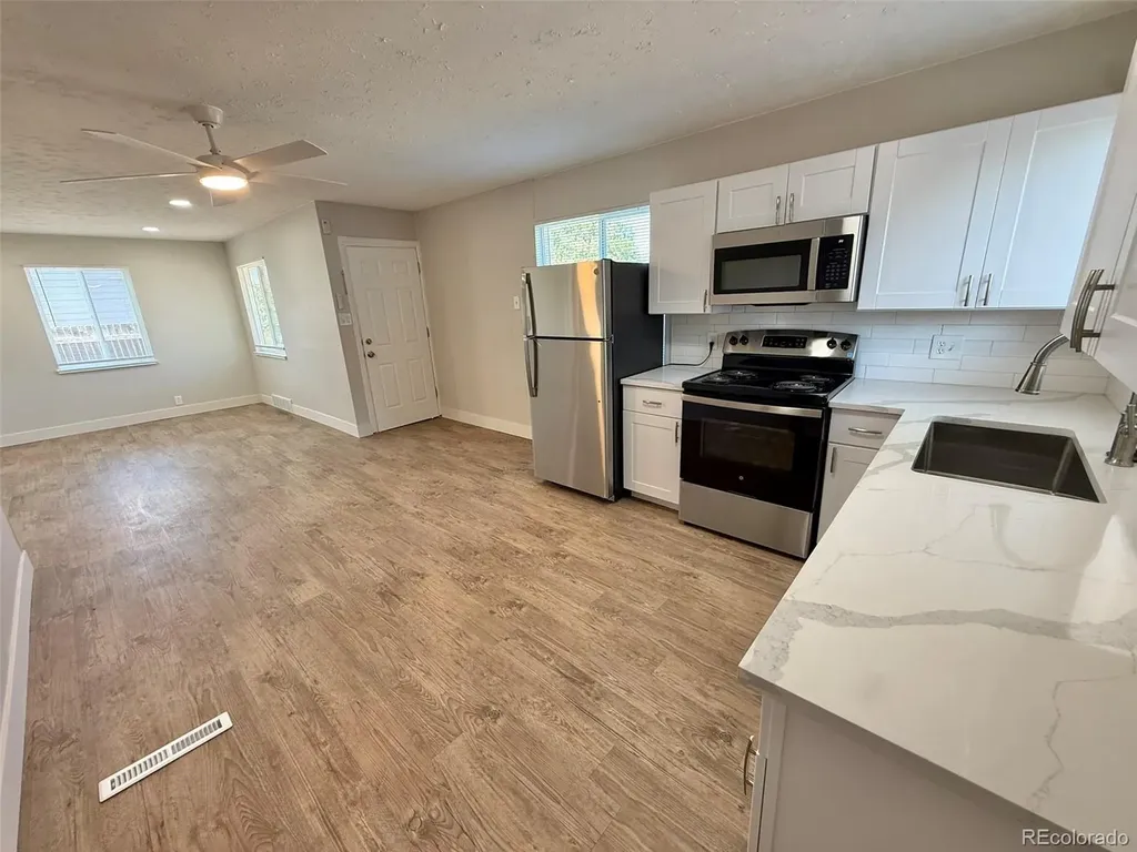 906 Nome Street Aurora CO 80010