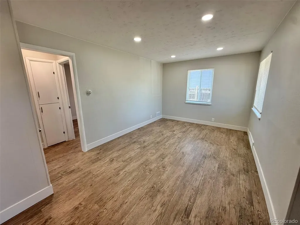 906 Nome Street Aurora CO 80010