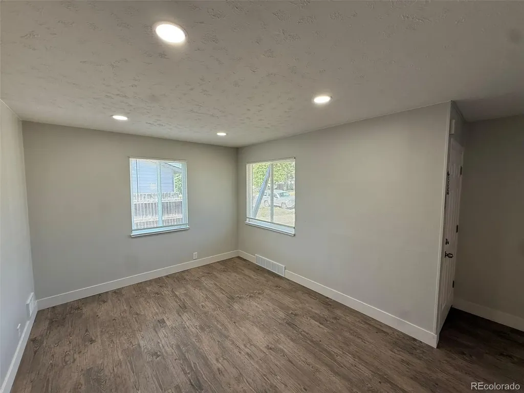 906 Nome Street Aurora CO 80010