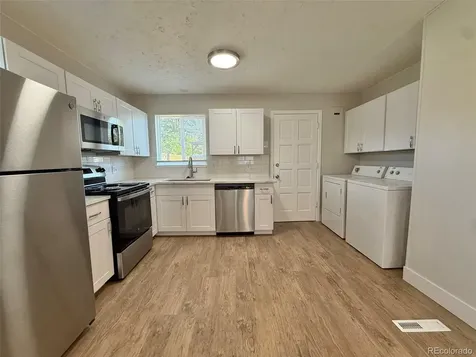 906 Nome Street Aurora CO 80010