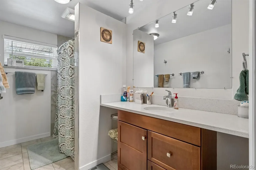1721 Emery Street Longmont CO 80501