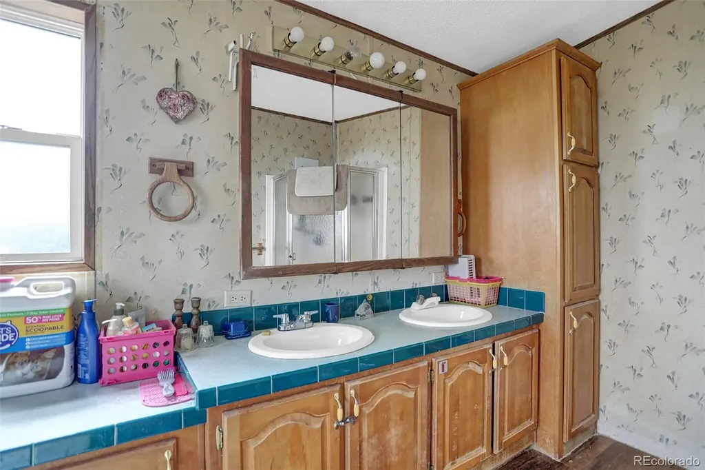 587 Roberts Road Craig CO 81625