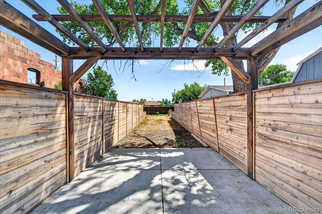 660 1st Avenue Deer Trail CO 80105