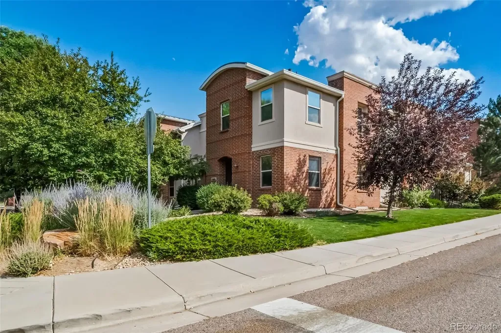 13694 E Weaver Place Englewood CO 80111