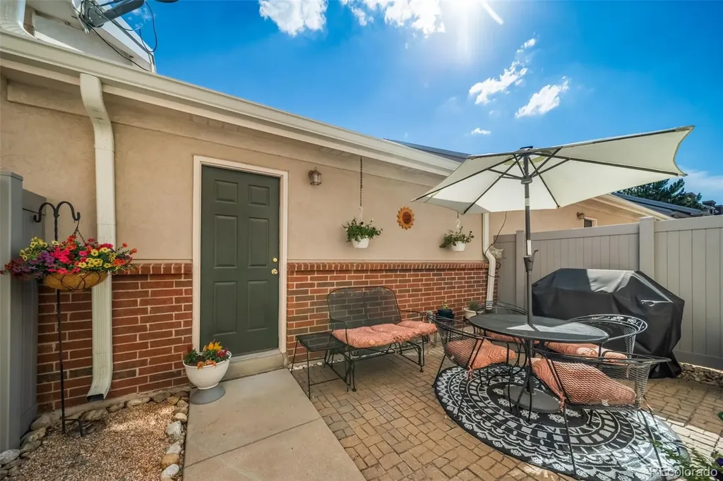 13694 E Weaver Place Englewood CO 80111