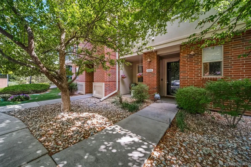 13694 E Weaver Place Englewood CO 80111