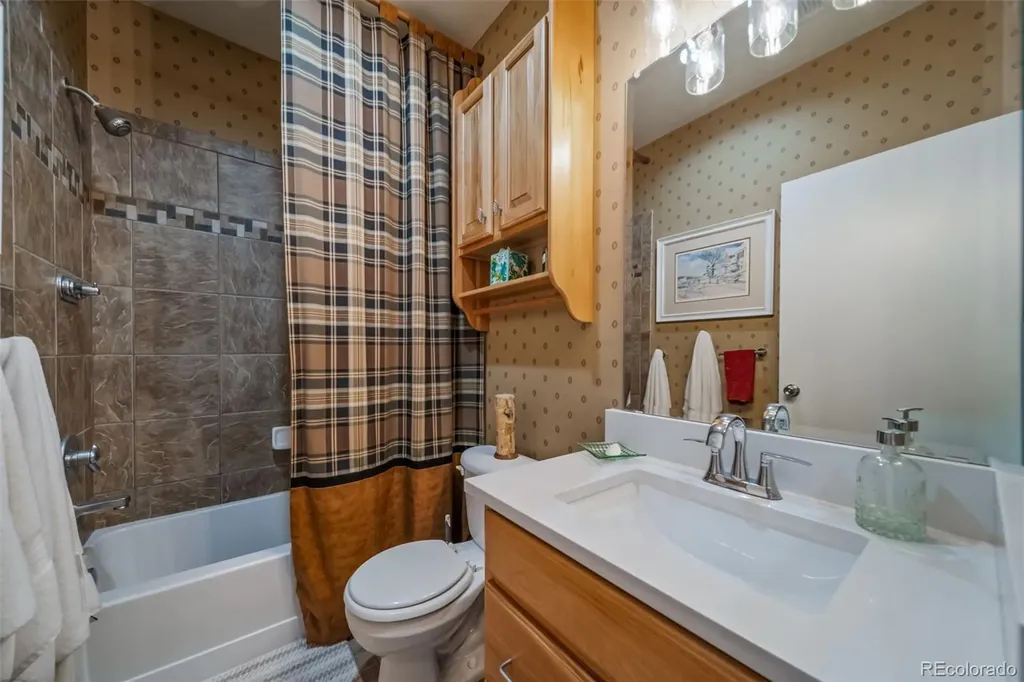 13694 E Weaver Place Englewood CO 80111