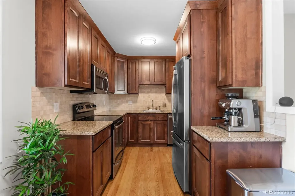 995 Ironton Street Aurora CO 80010