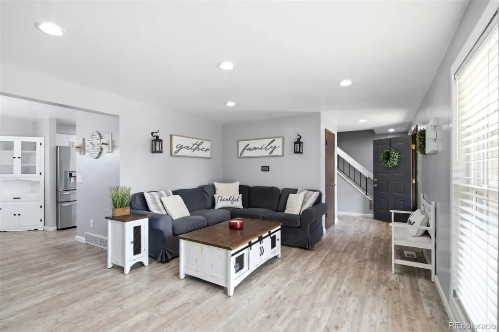 7669 S Holland Way Littleton CO 80128