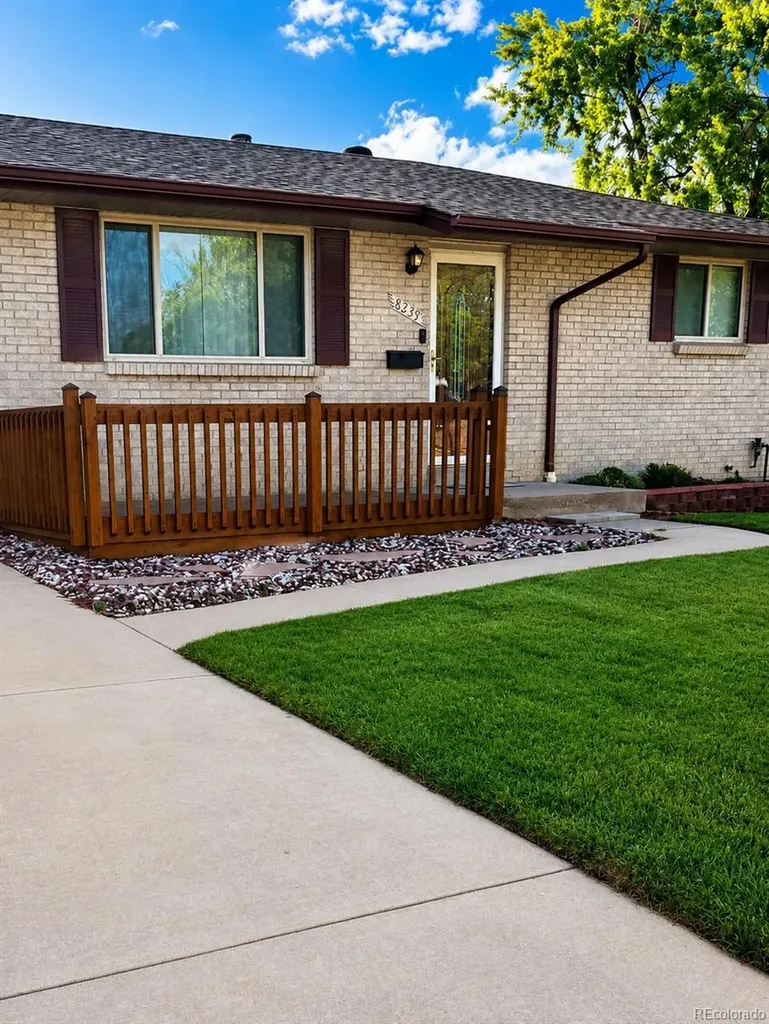8239 Loretta Drive Denver CO 80221