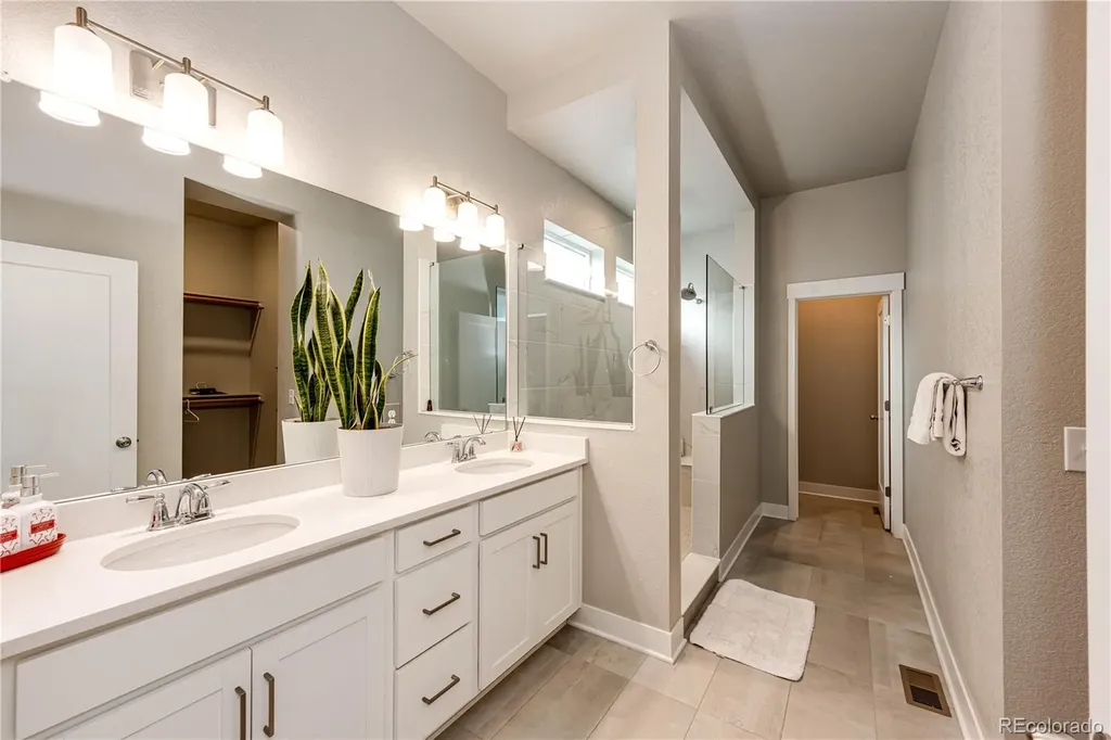 21584 E 59th Drive Aurora CO 80019