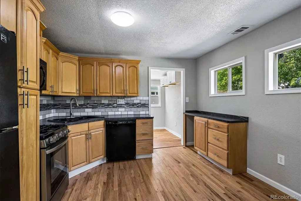 2028 W Adriatic Place Englewood CO 80110