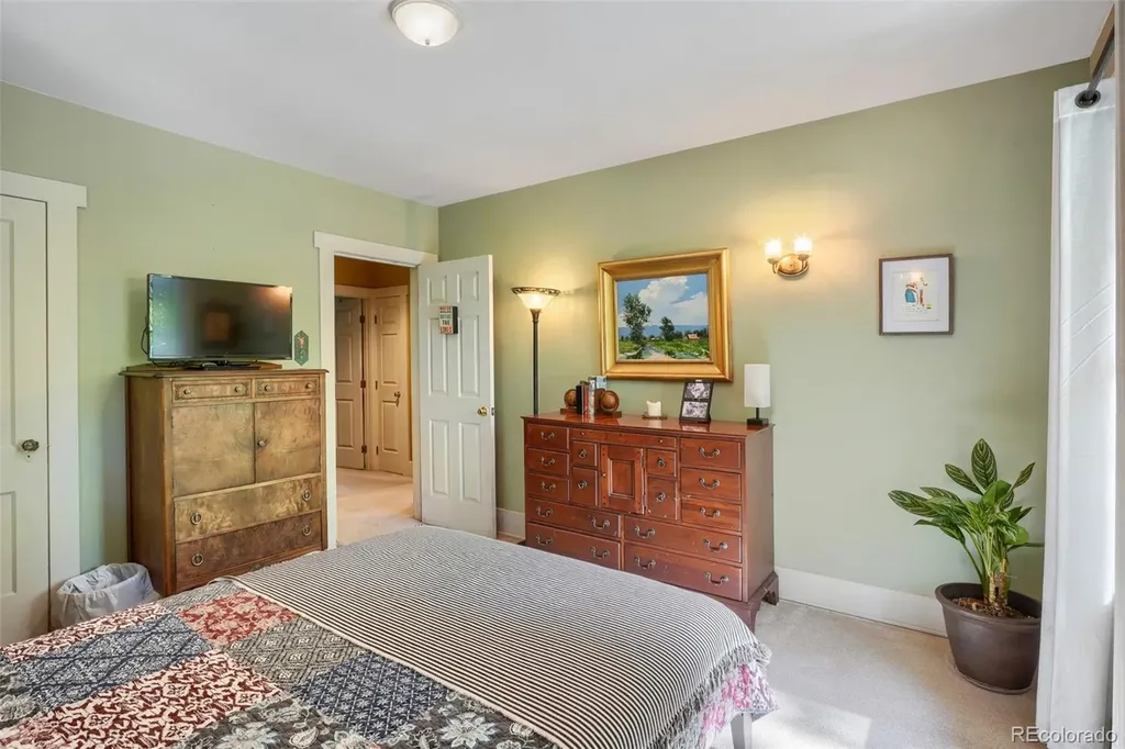 2056 Forest Street Denver CO 80207