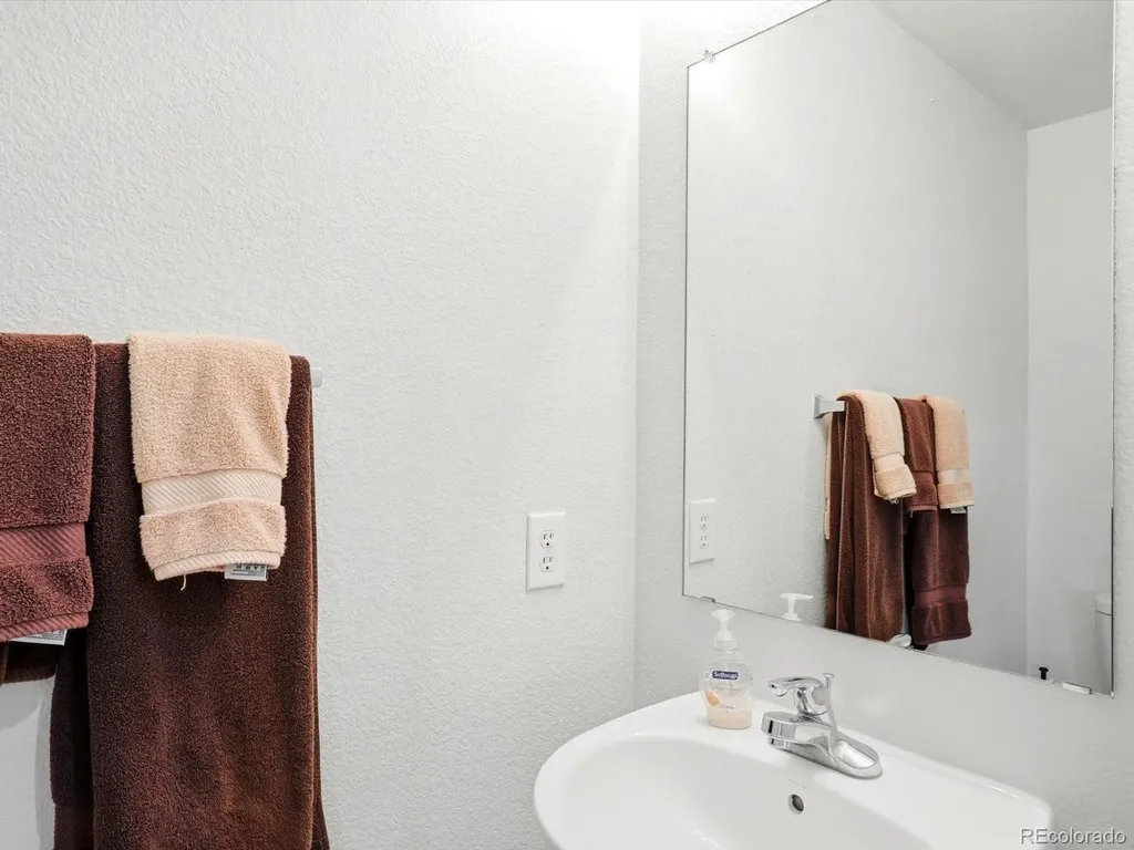 10438 Truckee Street Commerce City CO 80022