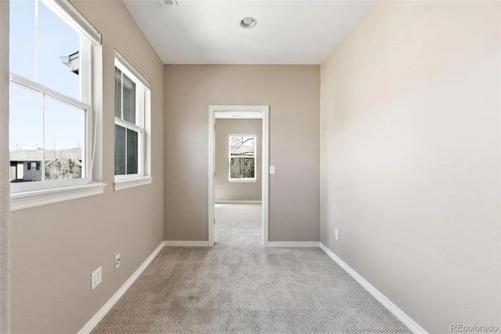 6175 S Paris Street Englewood CO 80111