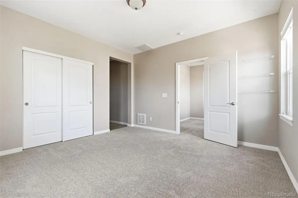 6175 S Paris Street Englewood CO 80111