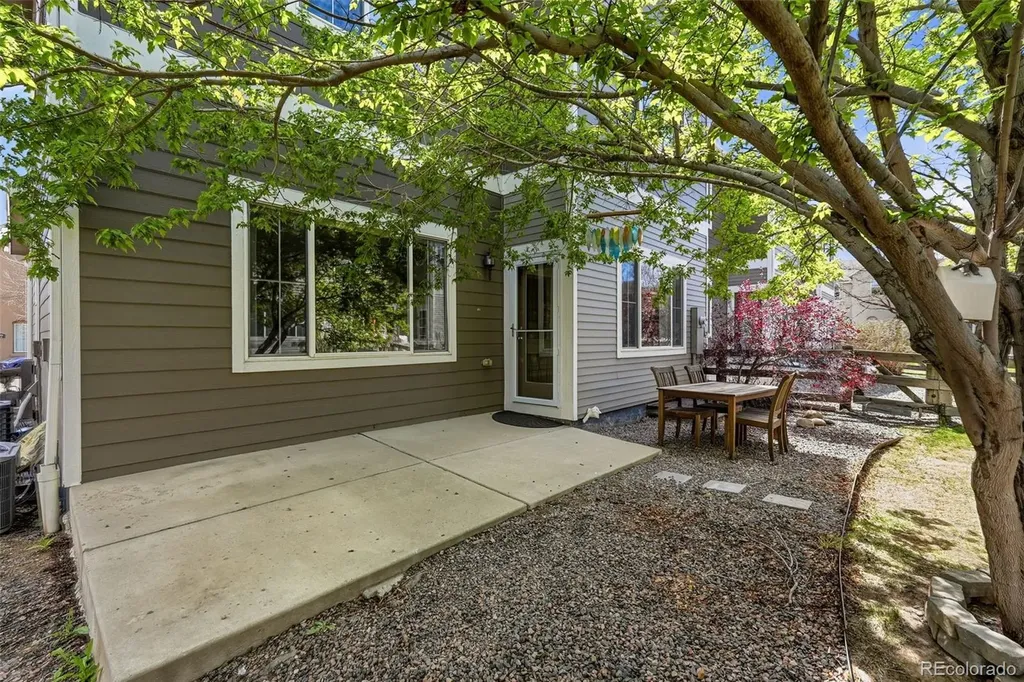 6175 S Paris Street Englewood CO 80111