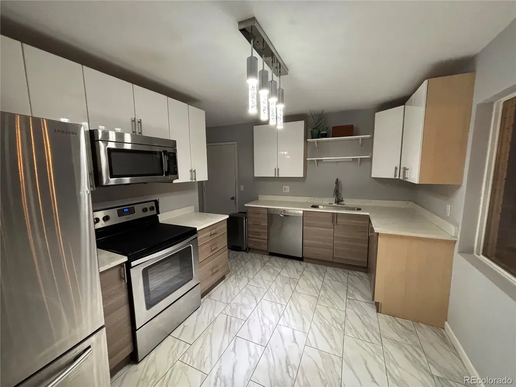 2704 S Zurich Court Denver CO 80236