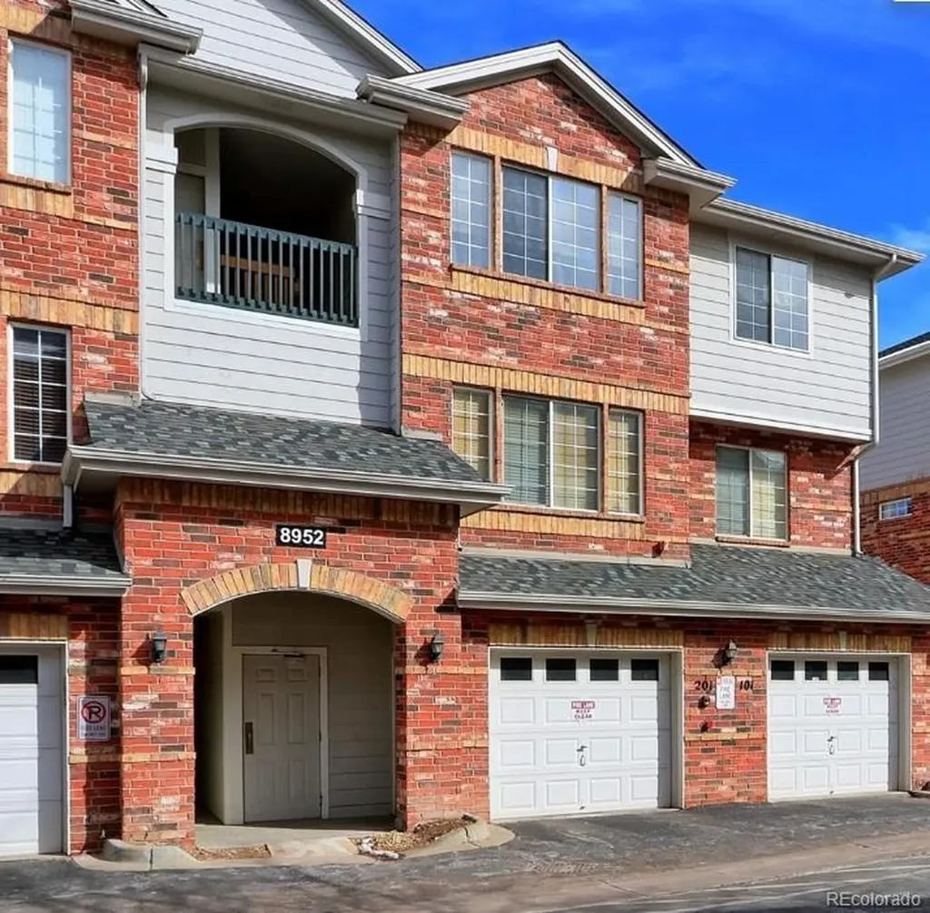 8952 Fox Drive Denver CO 80260