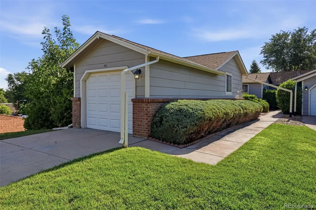 541 W Crestline Circle Littleton CO 80120