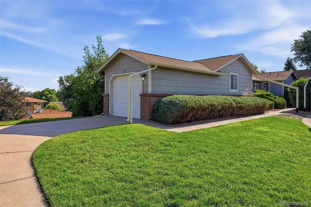 541 W Crestline Circle Littleton CO 80120