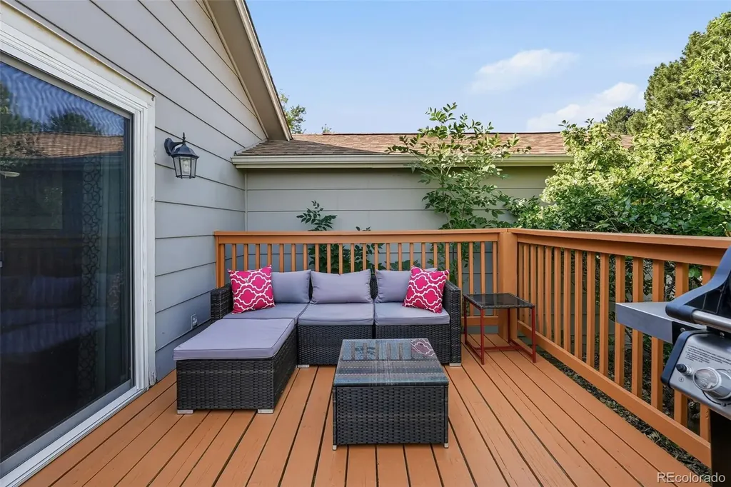 541 W Crestline Circle Littleton CO 80120