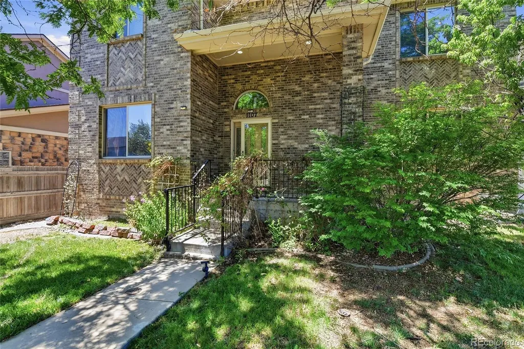 1107 S Ammons Street Denver CO 80232